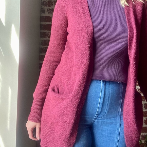 Bass burgundy color cardigan with pockets - Picture 6 of 8